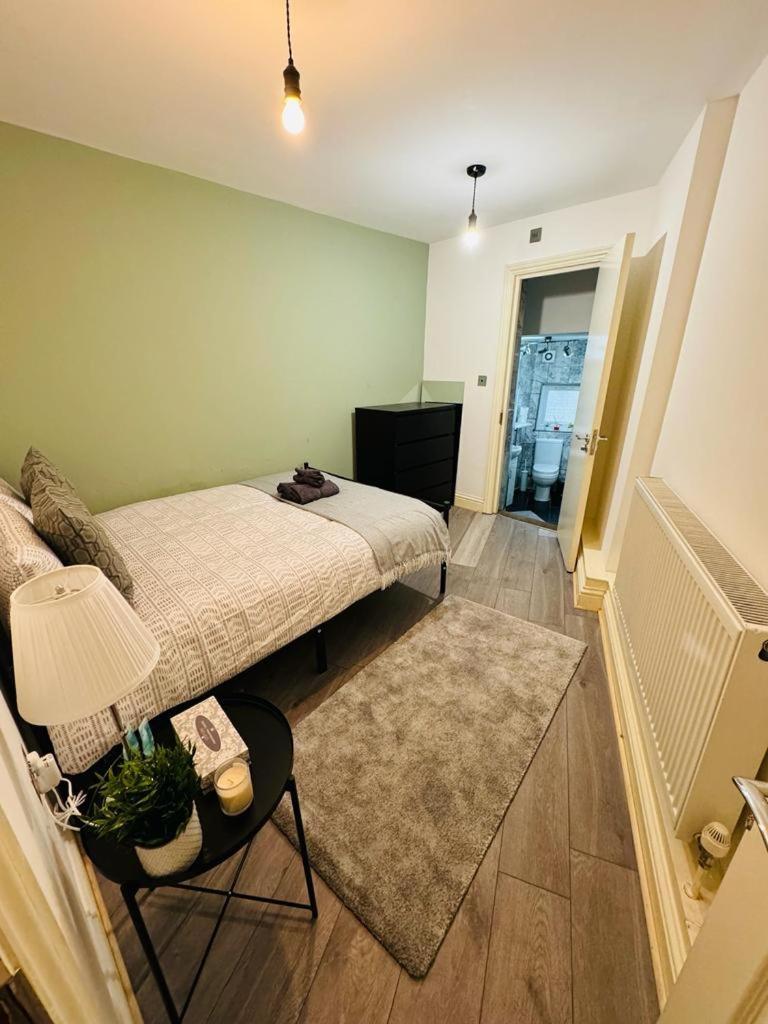 Willesden J Guest Home 4 ロンドン エクステリア 写真