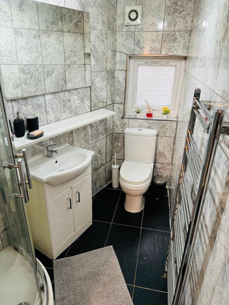 Willesden J Guest Home 4 ロンドン エクステリア 写真