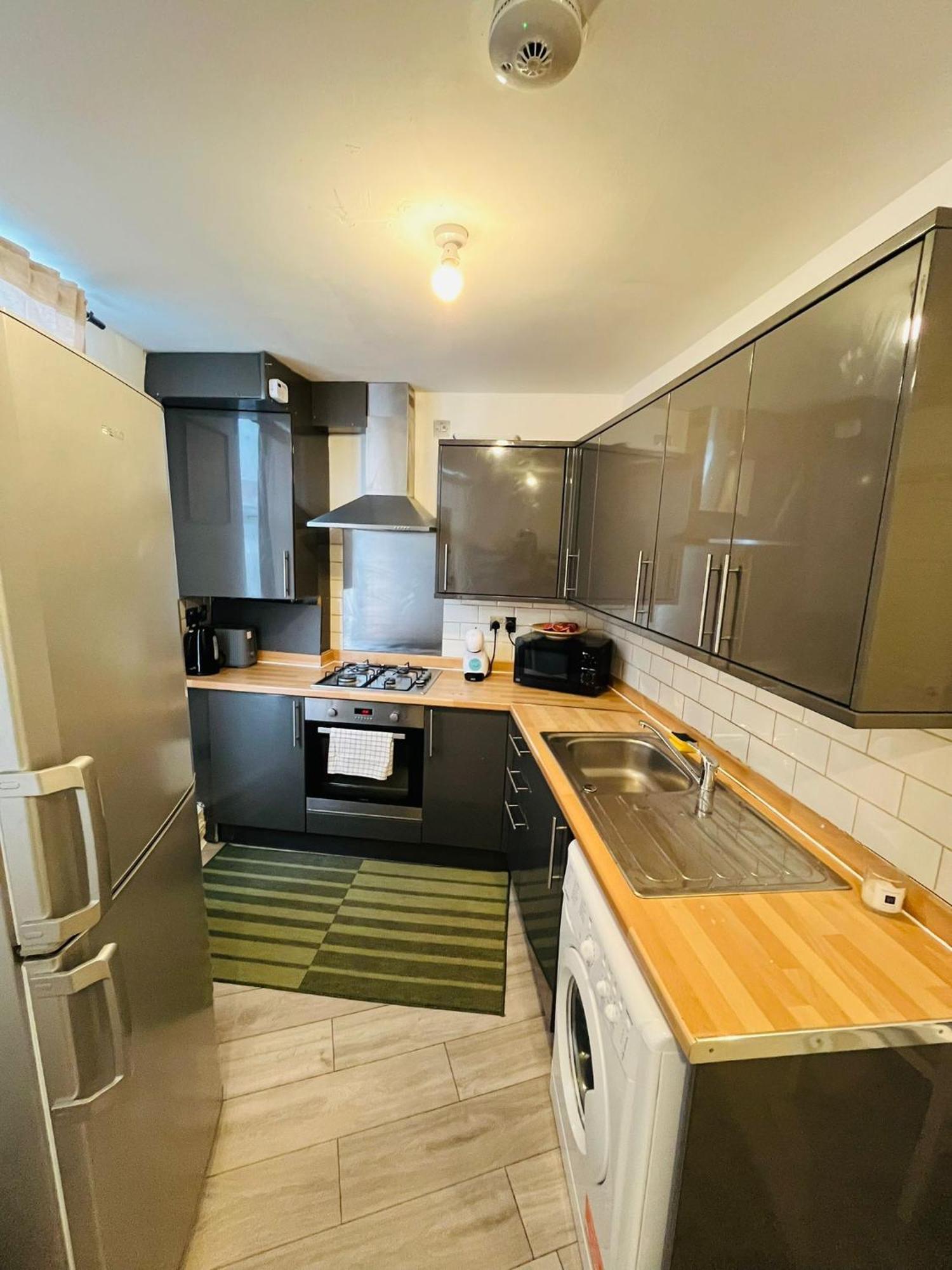 Willesden J Guest Home 4 ロンドン エクステリア 写真