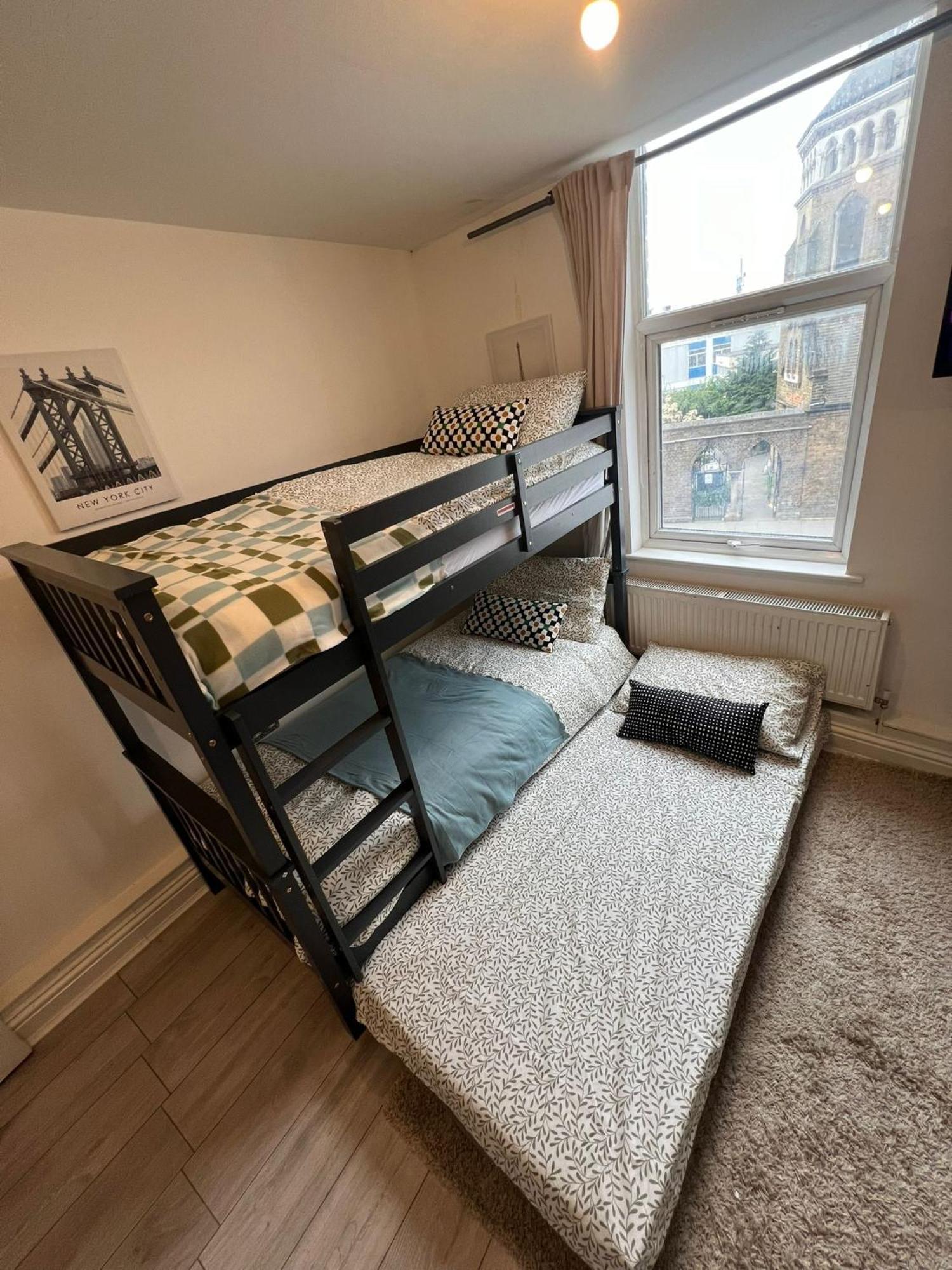 Willesden J Guest Home 4 ロンドン エクステリア 写真