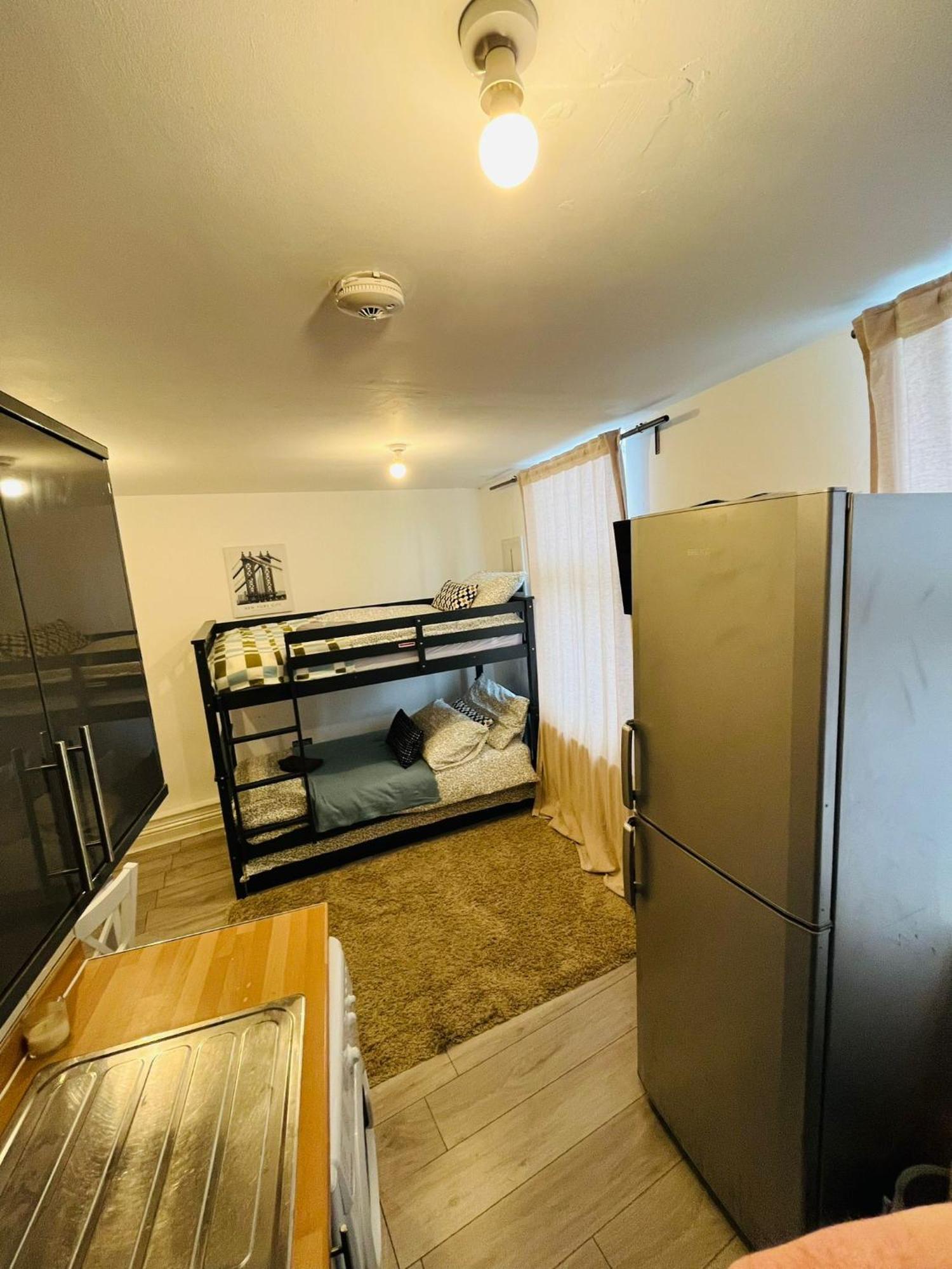 Willesden J Guest Home 4 ロンドン 部屋 写真